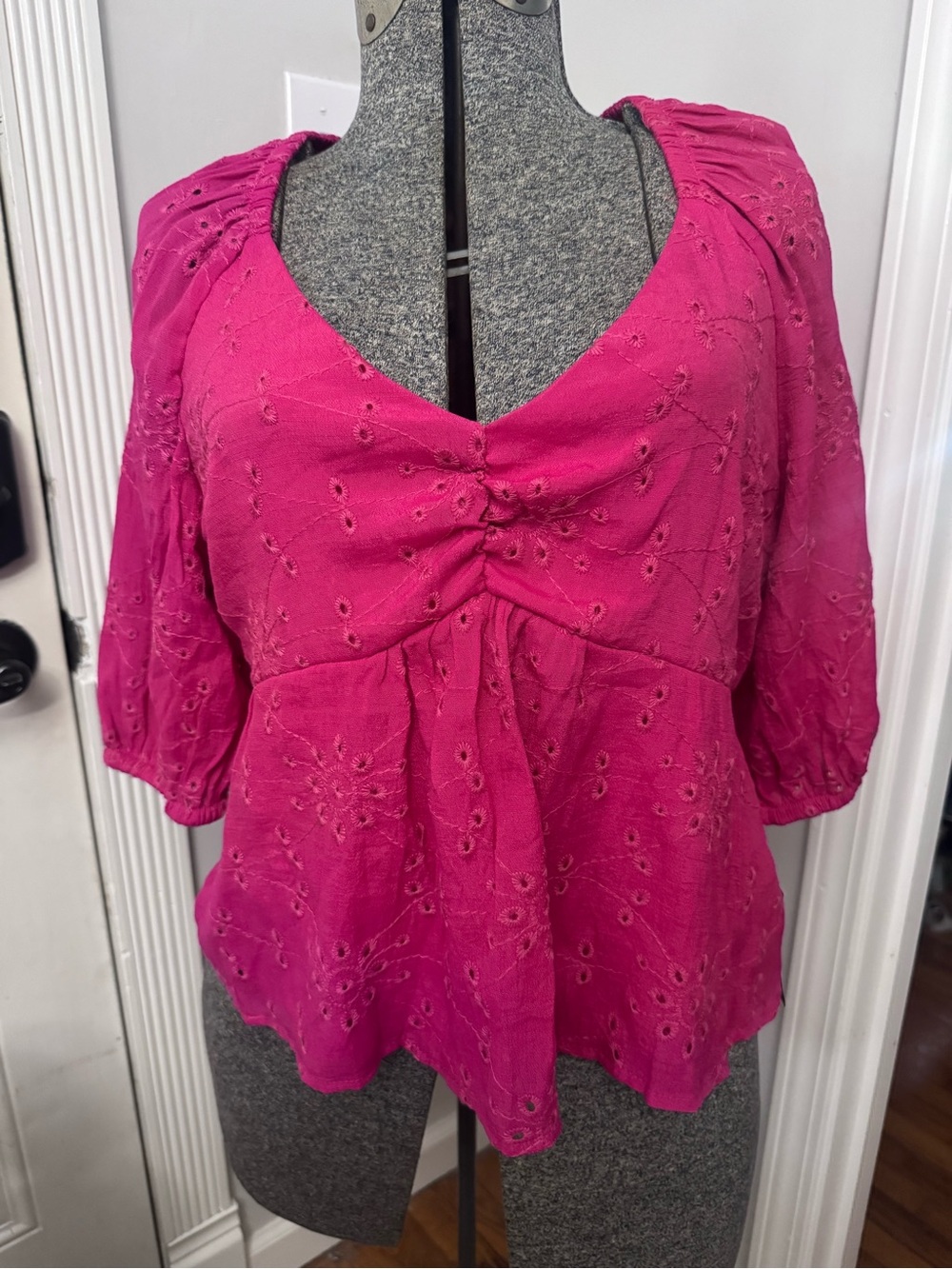 Women’s Sofia Jeans Hot Pink Eyelet Blouse Large